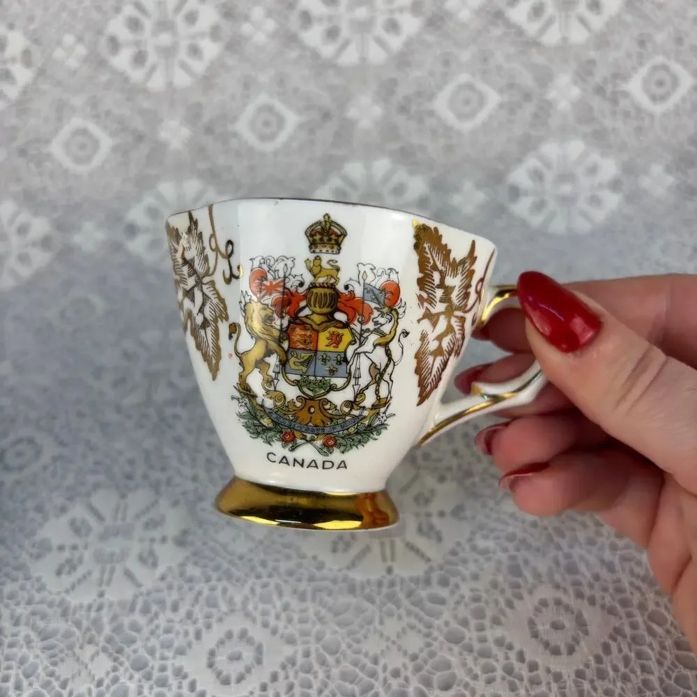 Vintage Royal Windsor Canada Coat of Arms Bone China Teacup & Saucer England